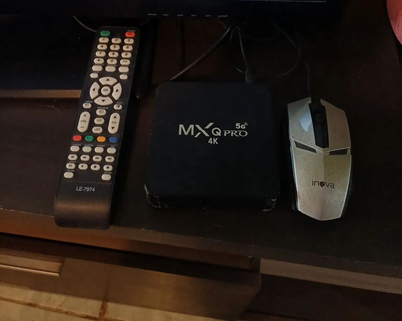 TV cce 32 polegadas antiga em ótimo estado, vai com controle remoto  - Foto 2