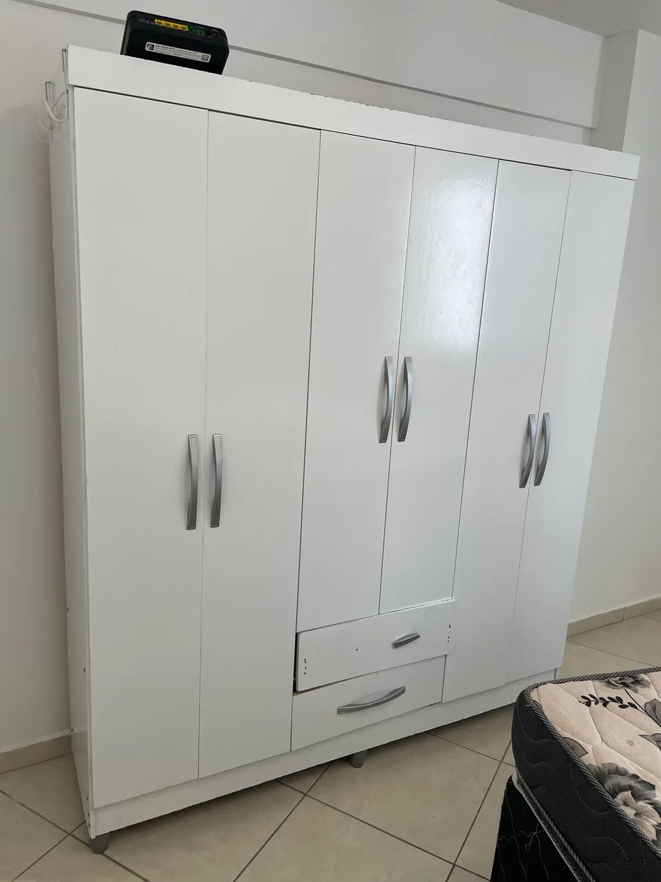 Guarda roupas 6 portas 