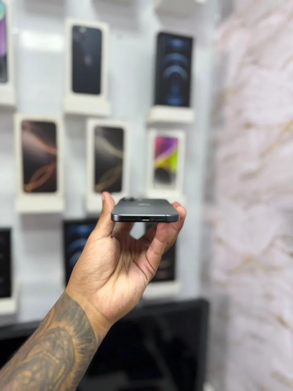 IPHONE 17 256GB PRETO<br>R$ 4.999,00 - Foto 3