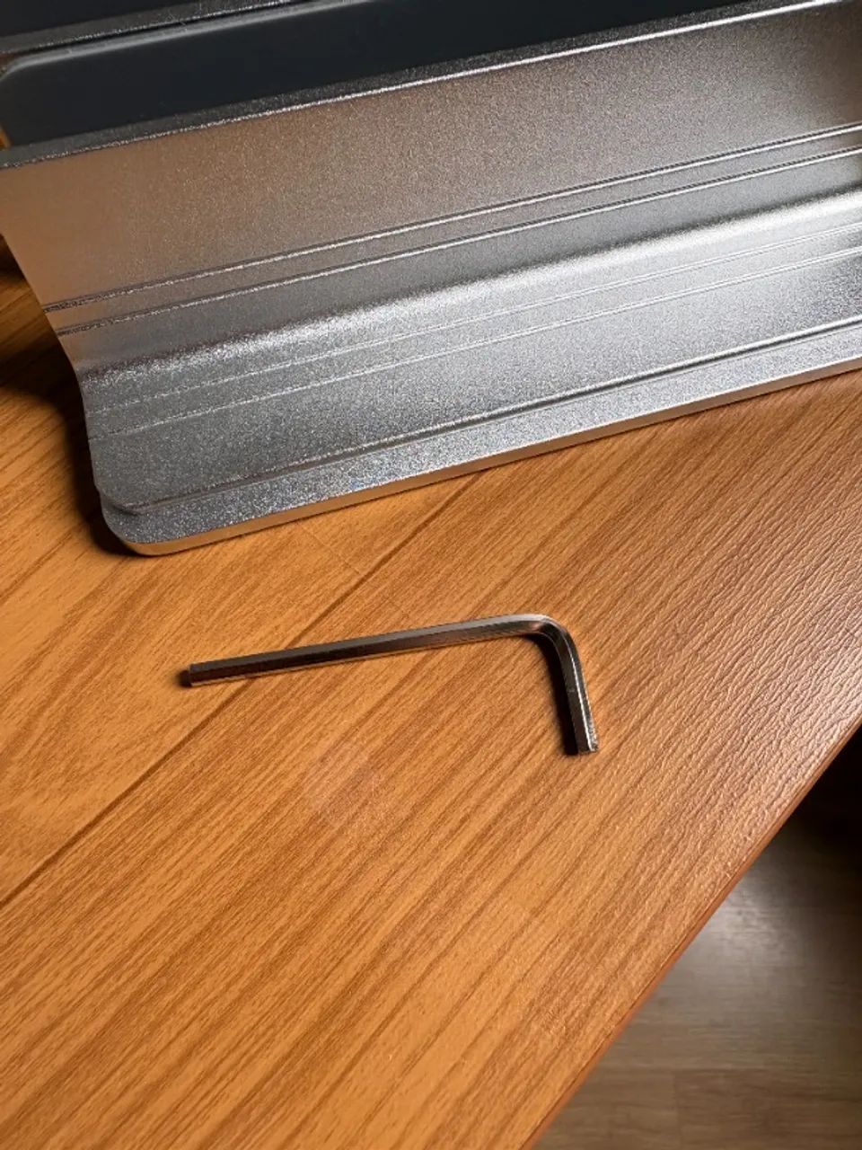 Suporte Notebook Vertical Metal - Foto 2