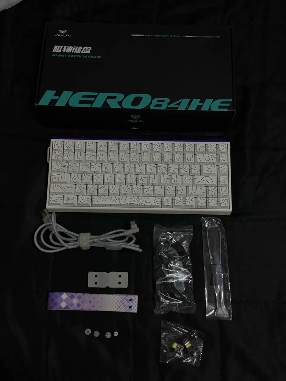 TECLADO AULA HERO 84 HE