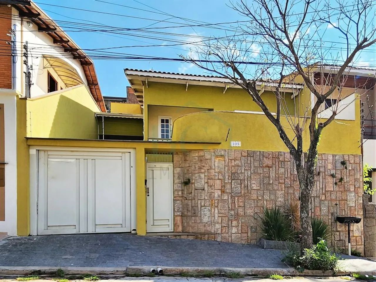 Casa em região nobre.