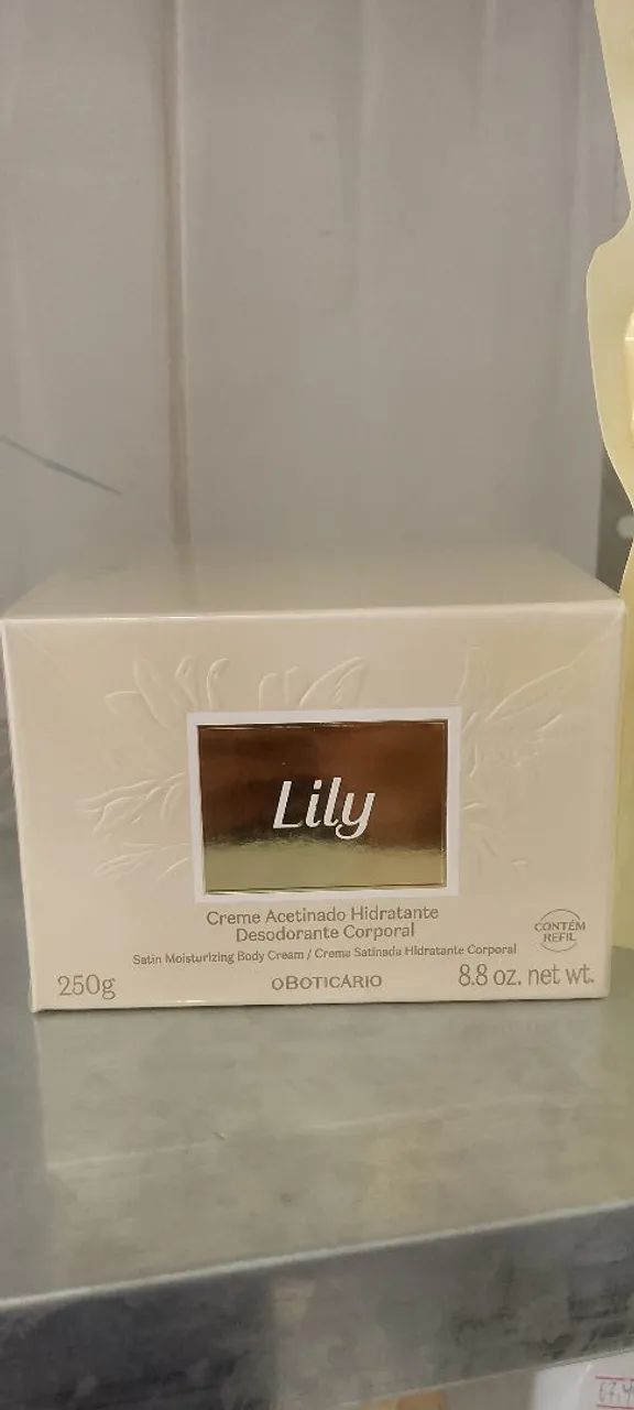 Kit hidratante acetinado regular tradicional Lily + refil - Foto 2