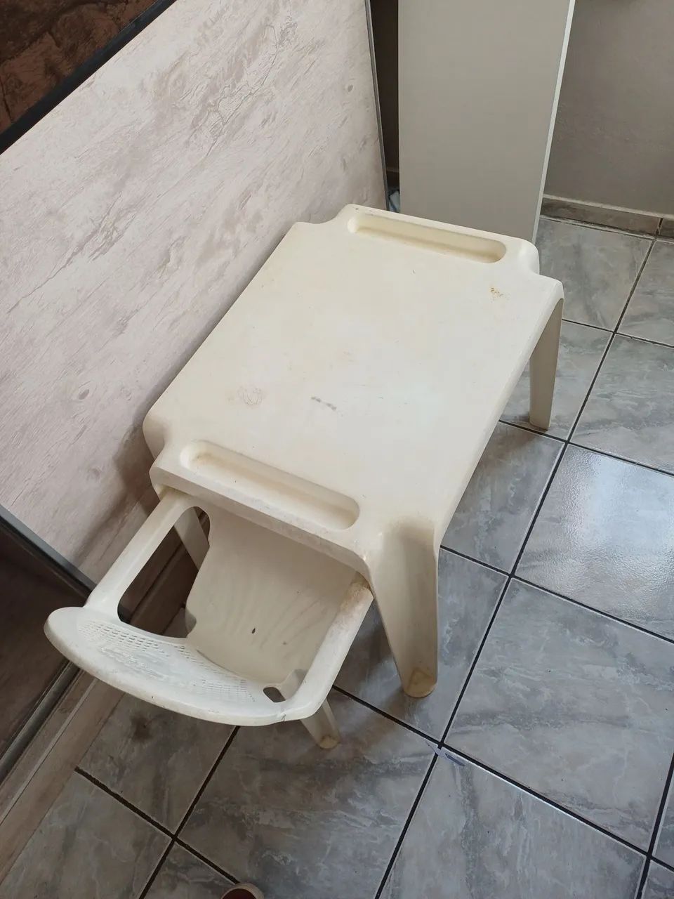 Mesa e cadeira infantil