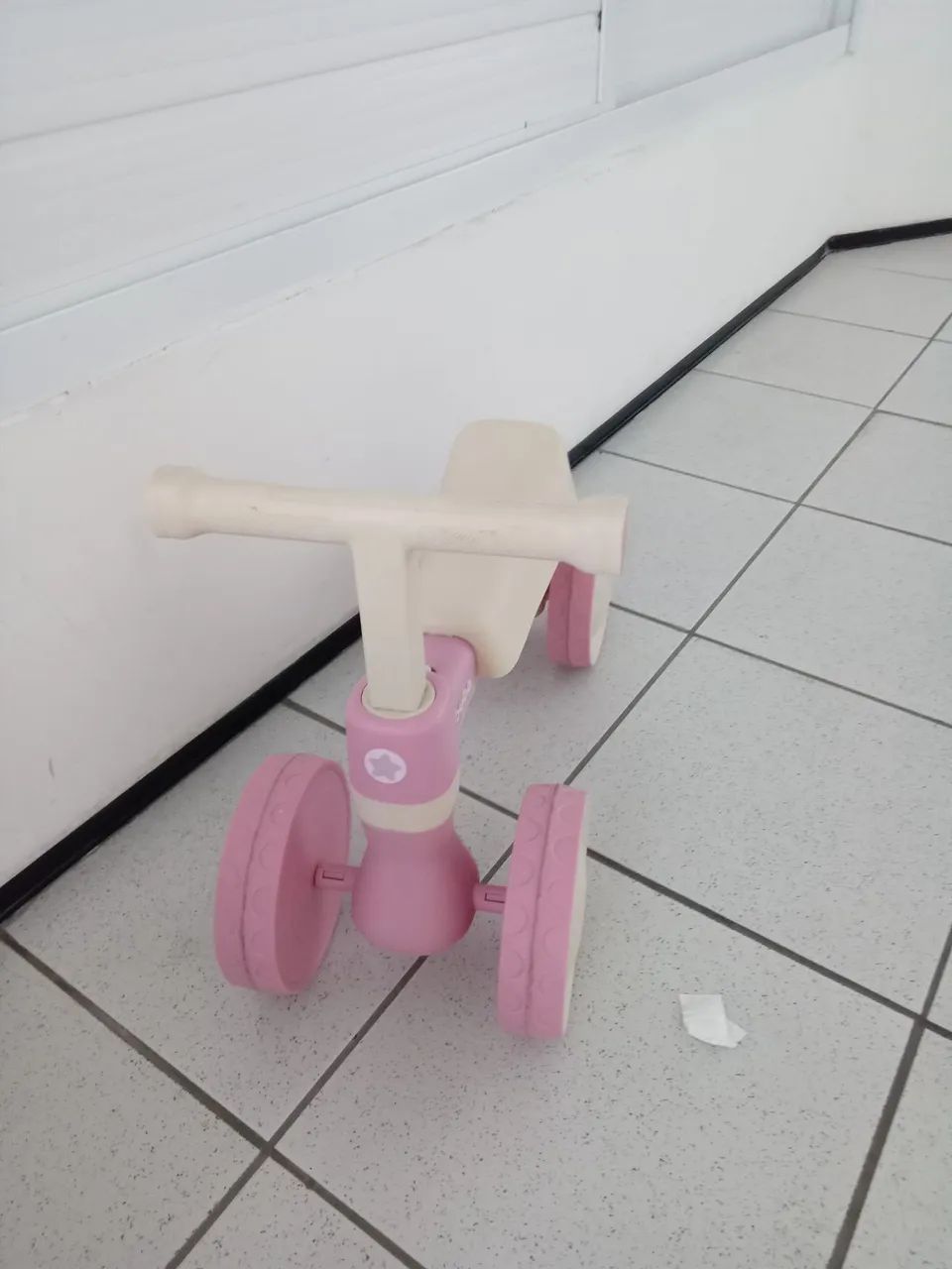 Bicicleta de equilíbrio,  novinha