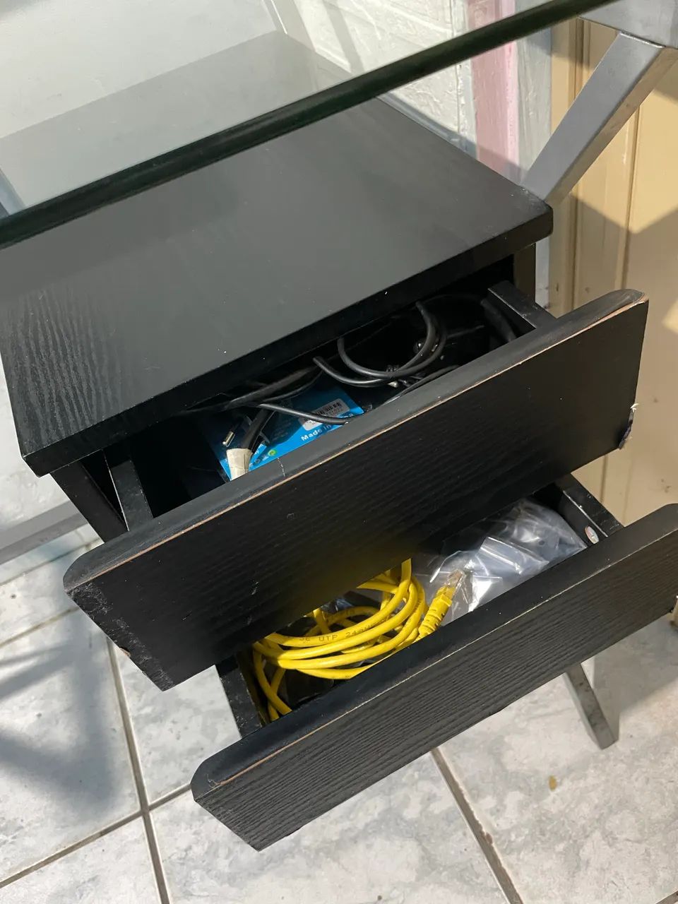 Vende-se escrivaninha 