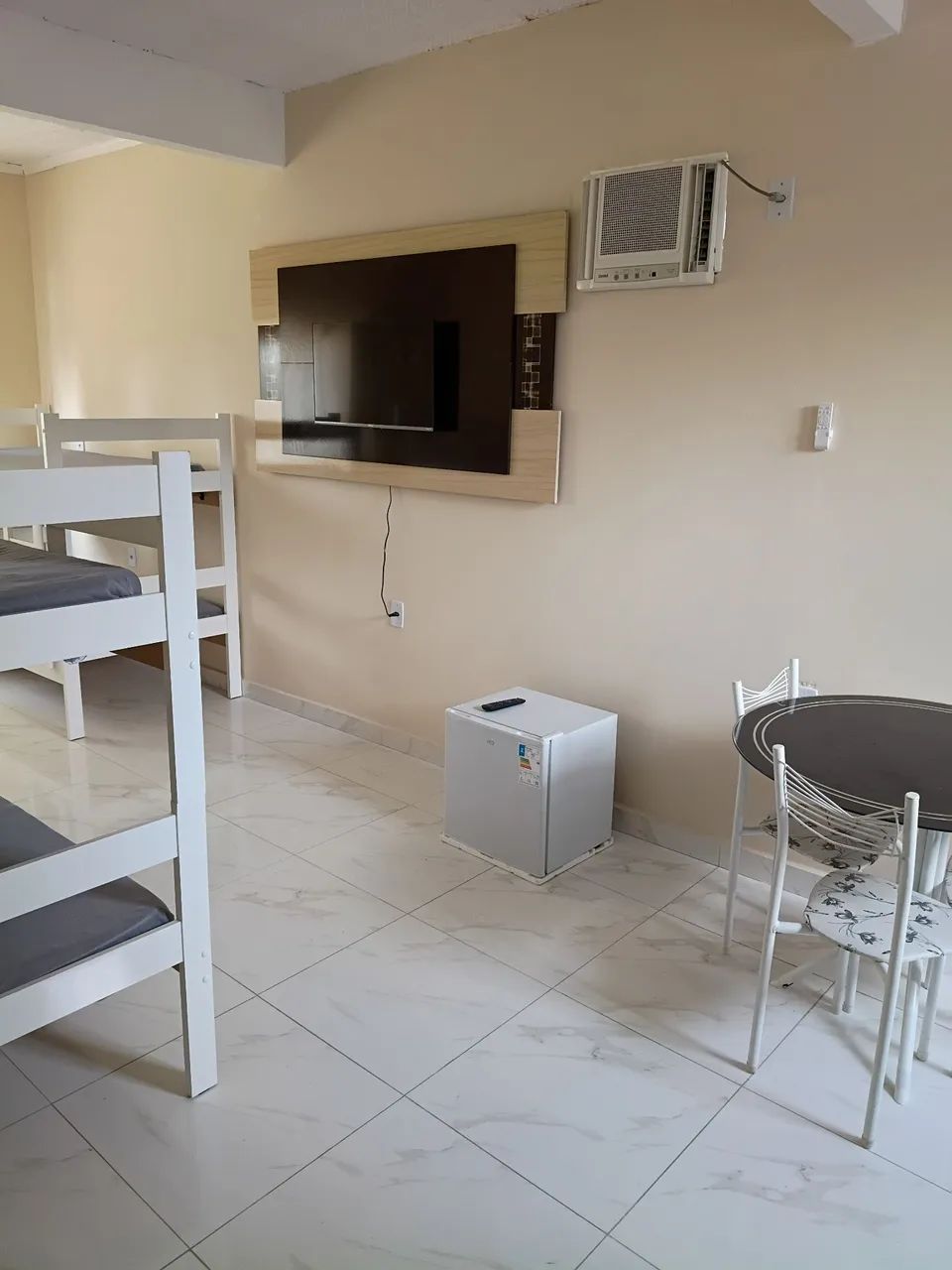 Área de Lazer e Dormitórios, piscina, churrasqueira, totó , pula pula e muita diversão. - Foto 2