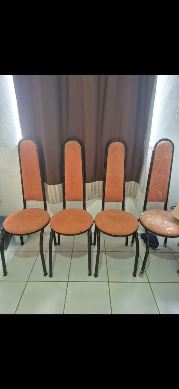 Vendo 4 cadeiras de jantar 