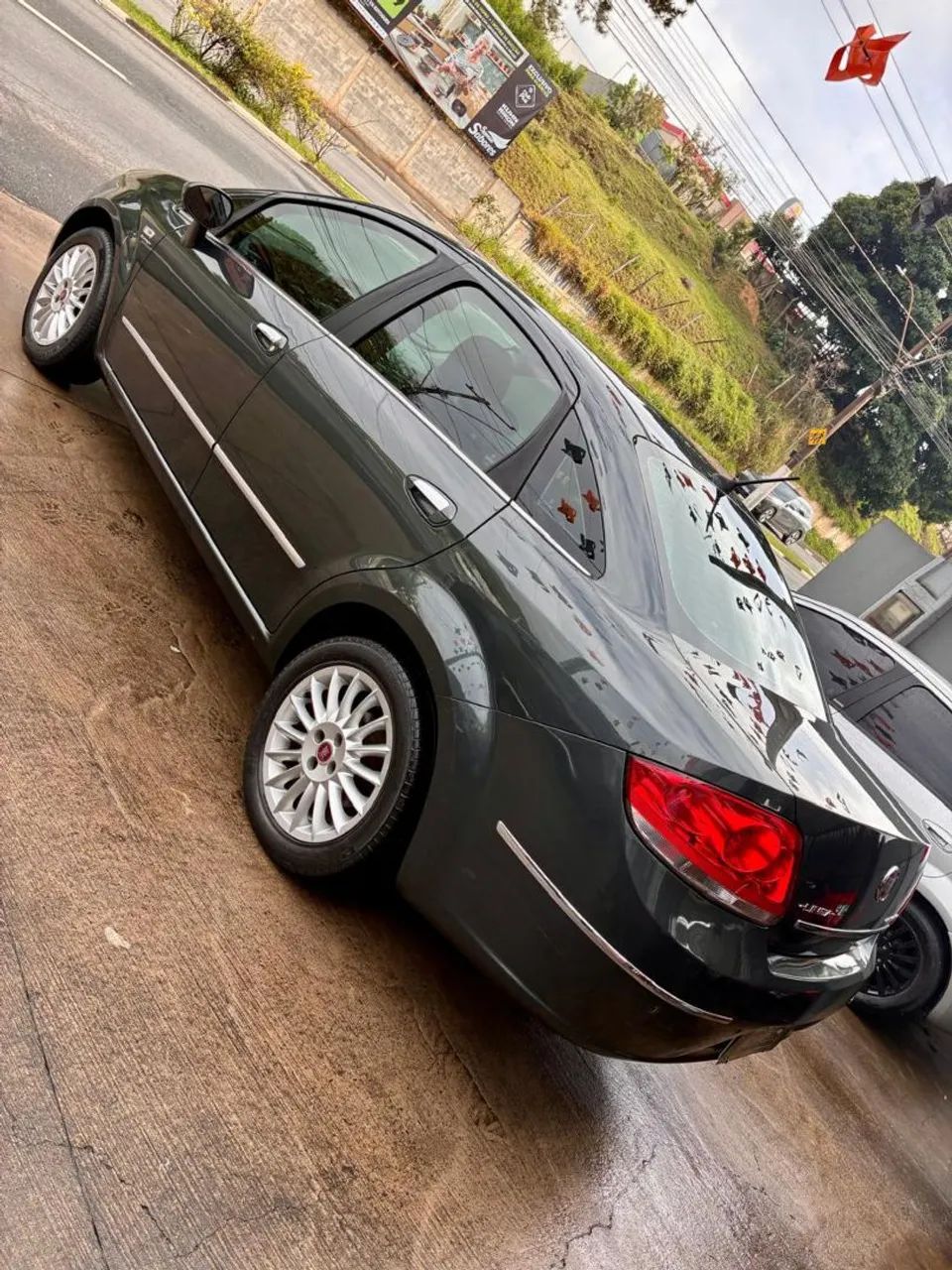 Fiat Linea LINEA ABSOLUTE 1.9/1.8 Flex Dualogic 4p 2010