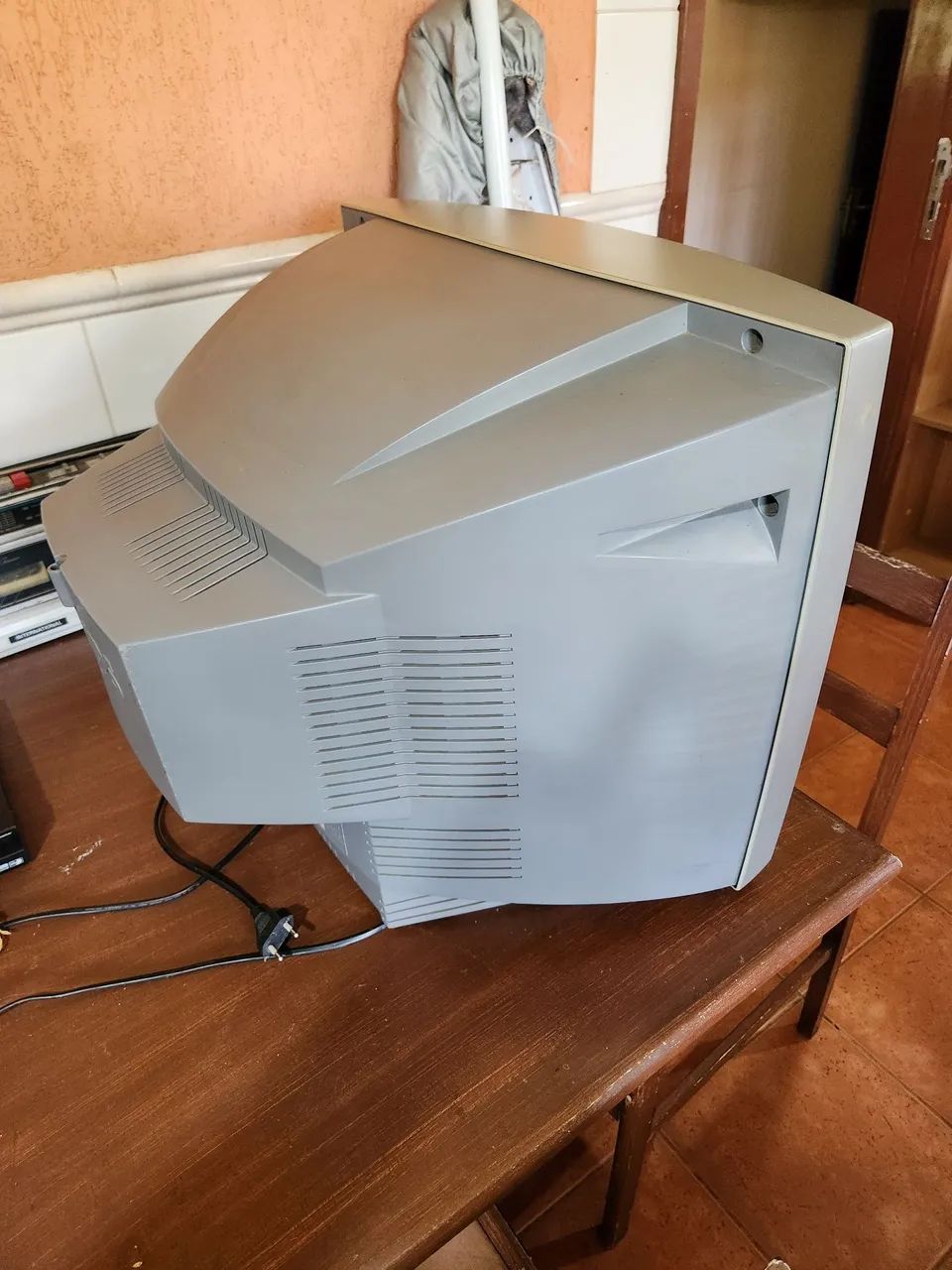 Televisão Philips 20 Polegadas Tubo Com Conversor Digital Bem Conservada - Foto 2