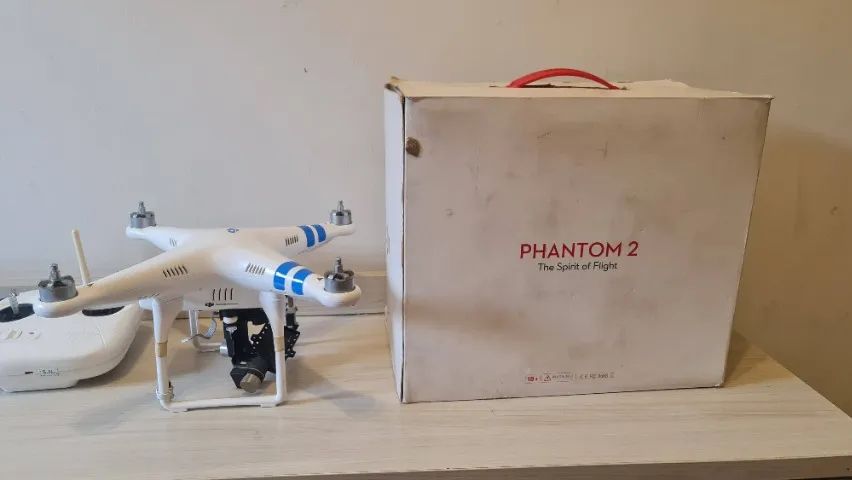 Drone DJI Phantom 2 Completo com Gimbal, Controle, Carregador e Hélices - Foto 5