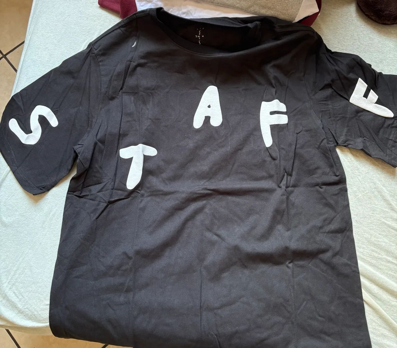 Camisa Travis Scott Astroworld Staff