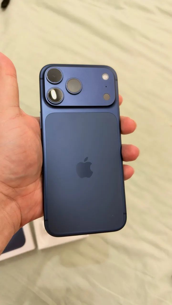 IPHONE 17 pro max azul 256, bateria 88%  - Foto 3