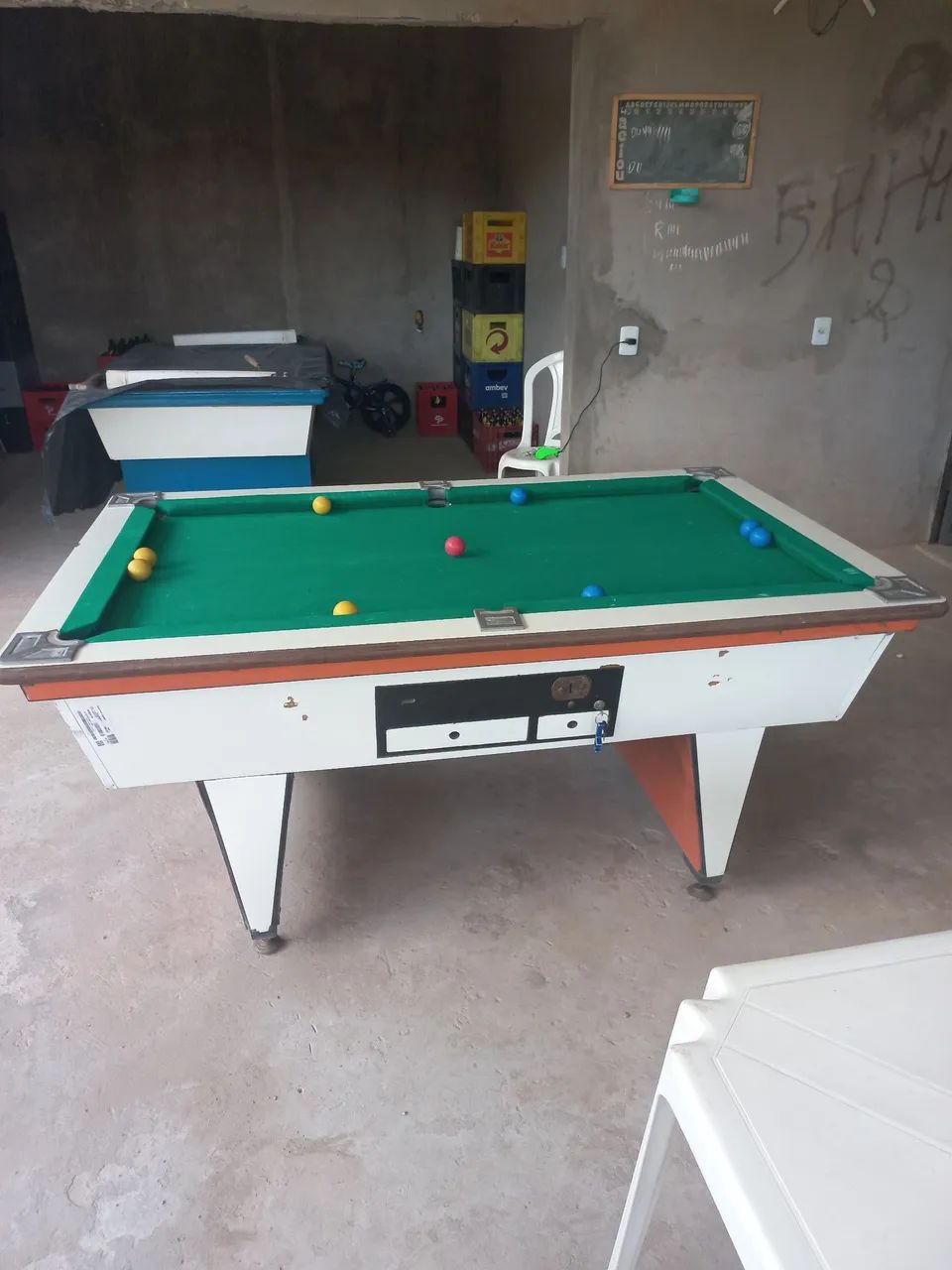 Vendo sinuca bem conservada *