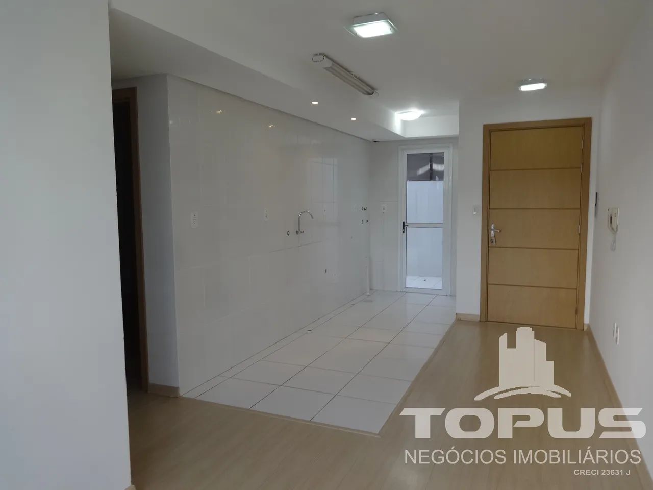 Ótima Posição Solar, com Sacada e Terraço - Foto 3