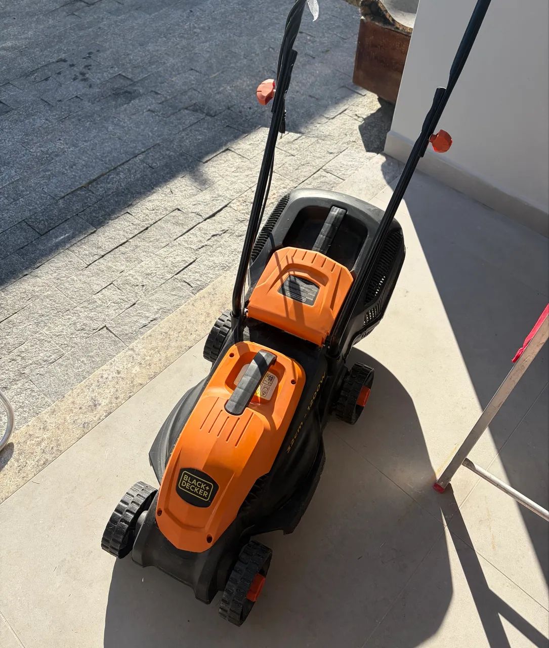 Cortador de Grama Elétrico BLACK+DECKER 1.200W - Foto 3