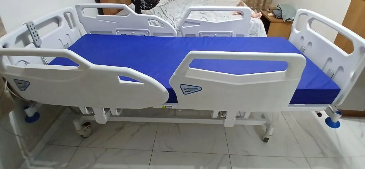 Cama hospitalar com controle remoto  - Foto 2