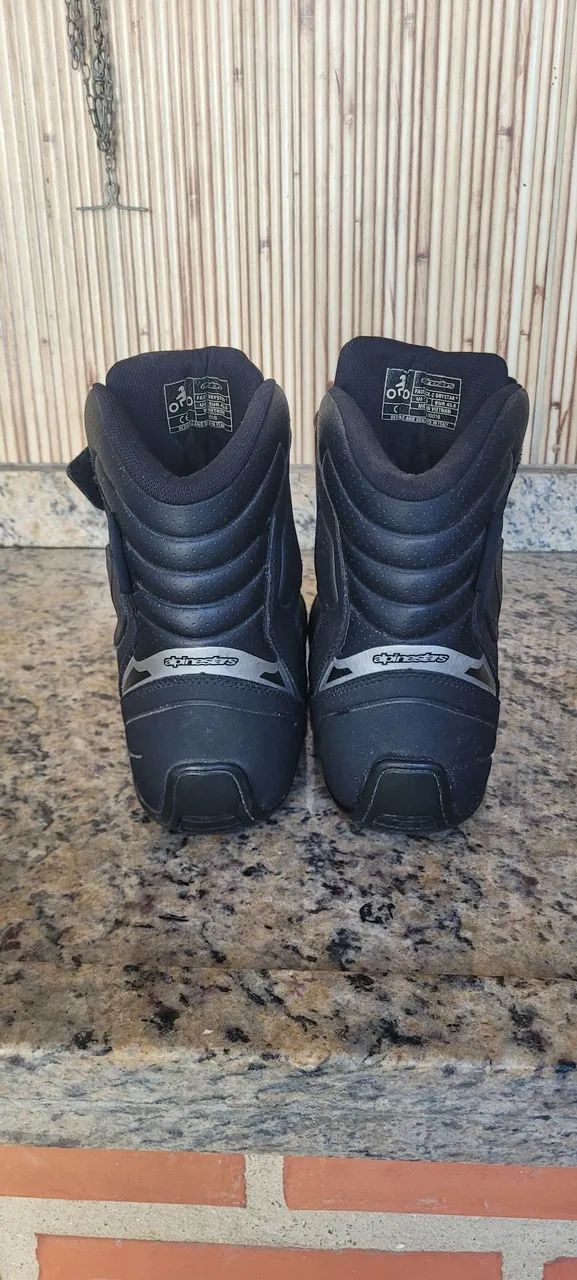 Vendo bota Alpine star em perfeito estado