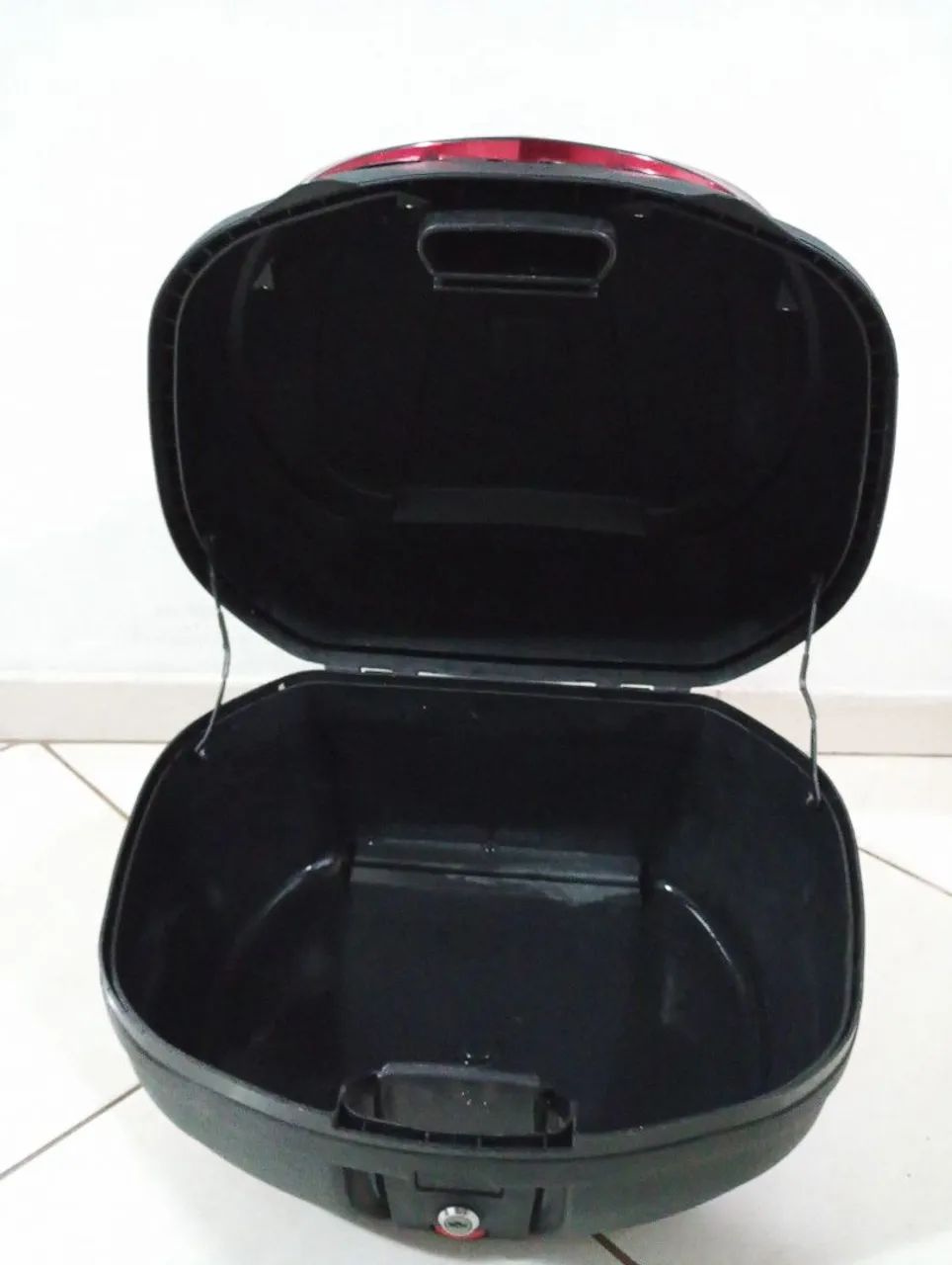 Vendo baú para moto - Foto 2