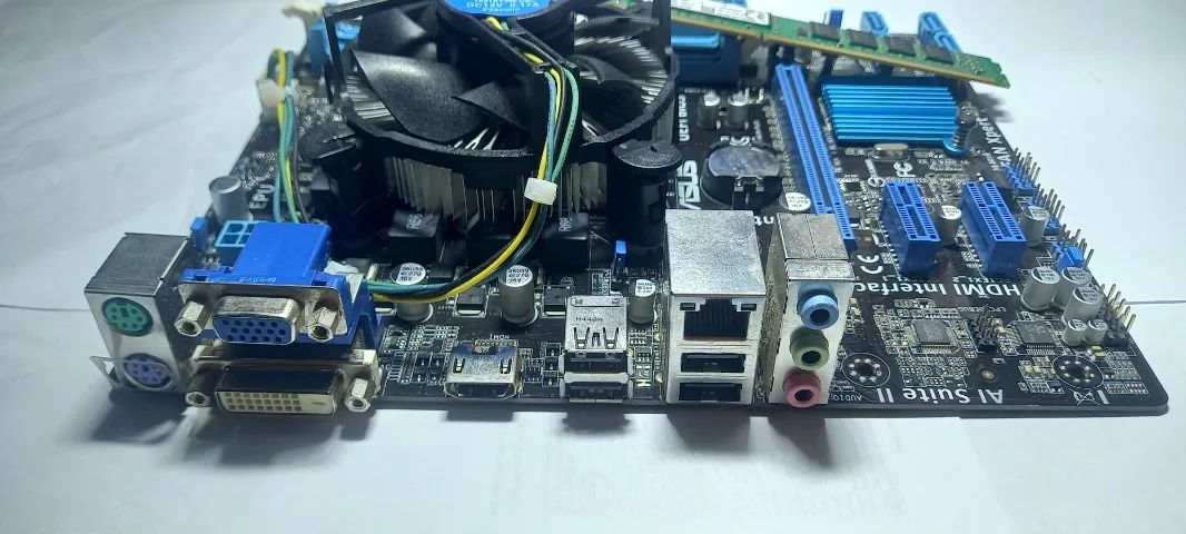 Kit placa mãe Asus e CPU Celeron 2.60 GHz de 2ªG - Foto 3