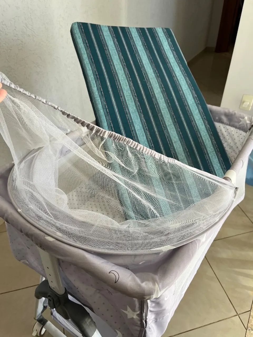 Berço Portátil Ajustável Cinza Opapro - 0 A 2 Anos - Foto 3