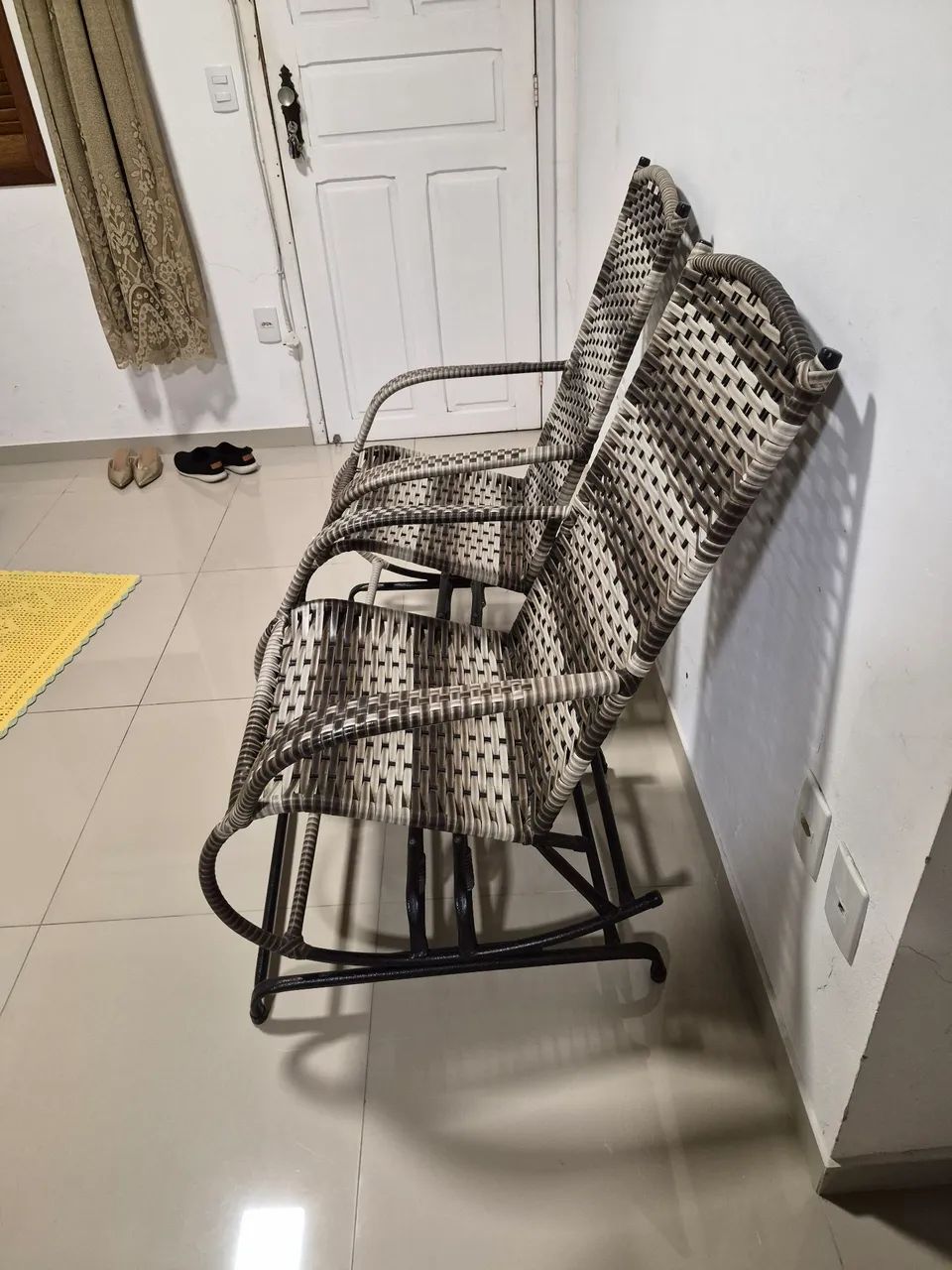 Vendo cadeiras de balanço em estado de nova - Foto 3