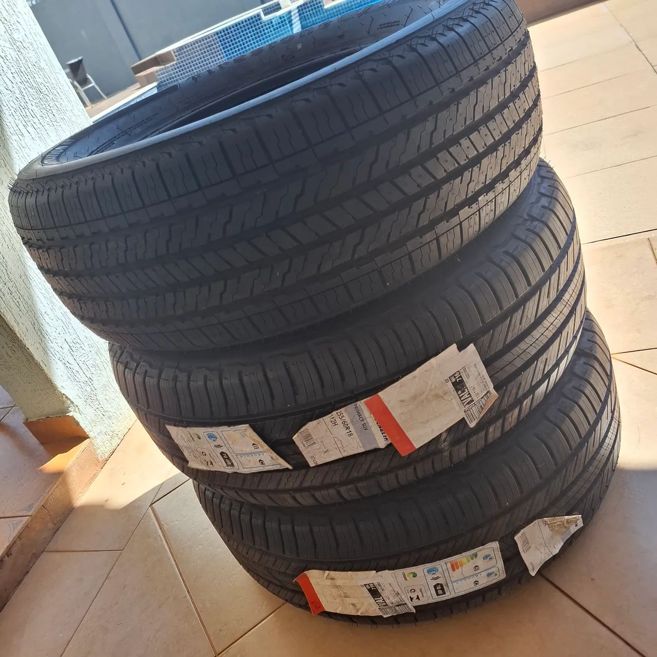 PNEU 255 - 60R18