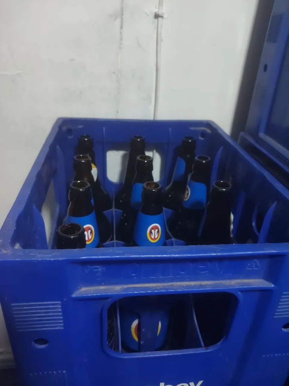 Vende -se grades de cerveja com garrafa  - Foto 2