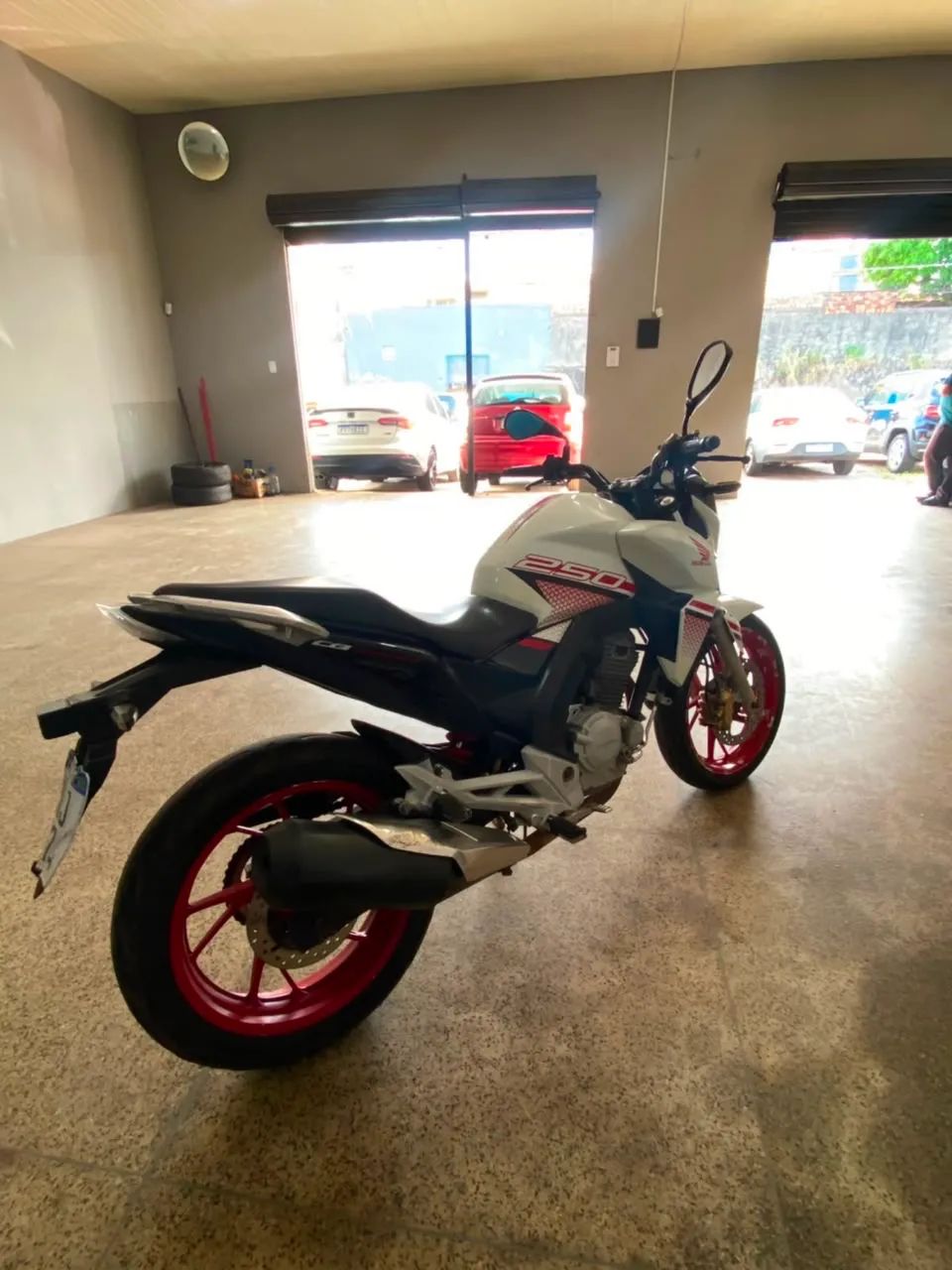 Cb 250 - Foto 4