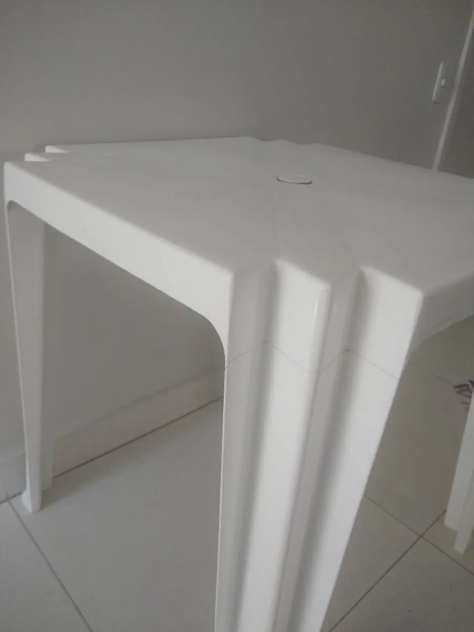 Mesa de plástico branca  - Foto 3