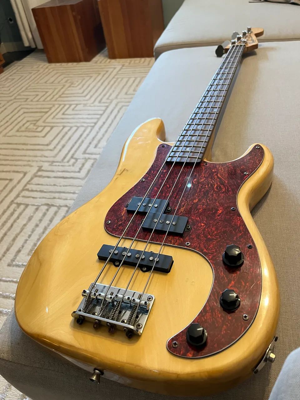 Contra baixo fender pj 4 cordas  China - Foto 6
