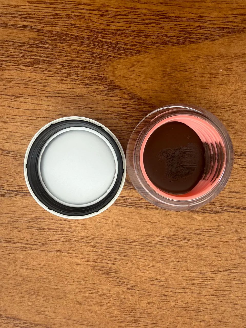 Pomada para sobrancelhas Benefit - Foto 2