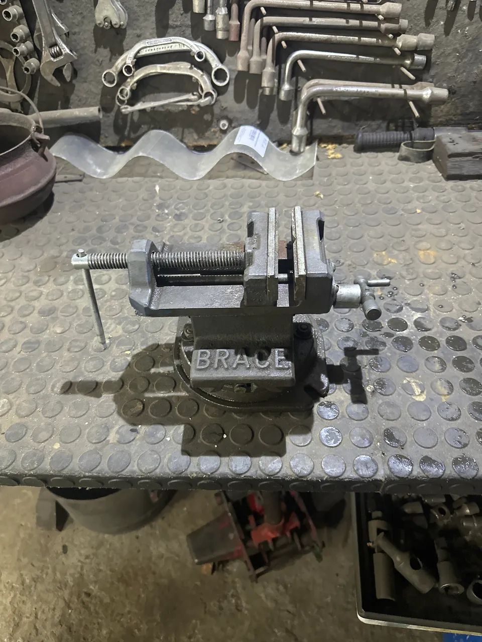 Morça giratória Brace 150$