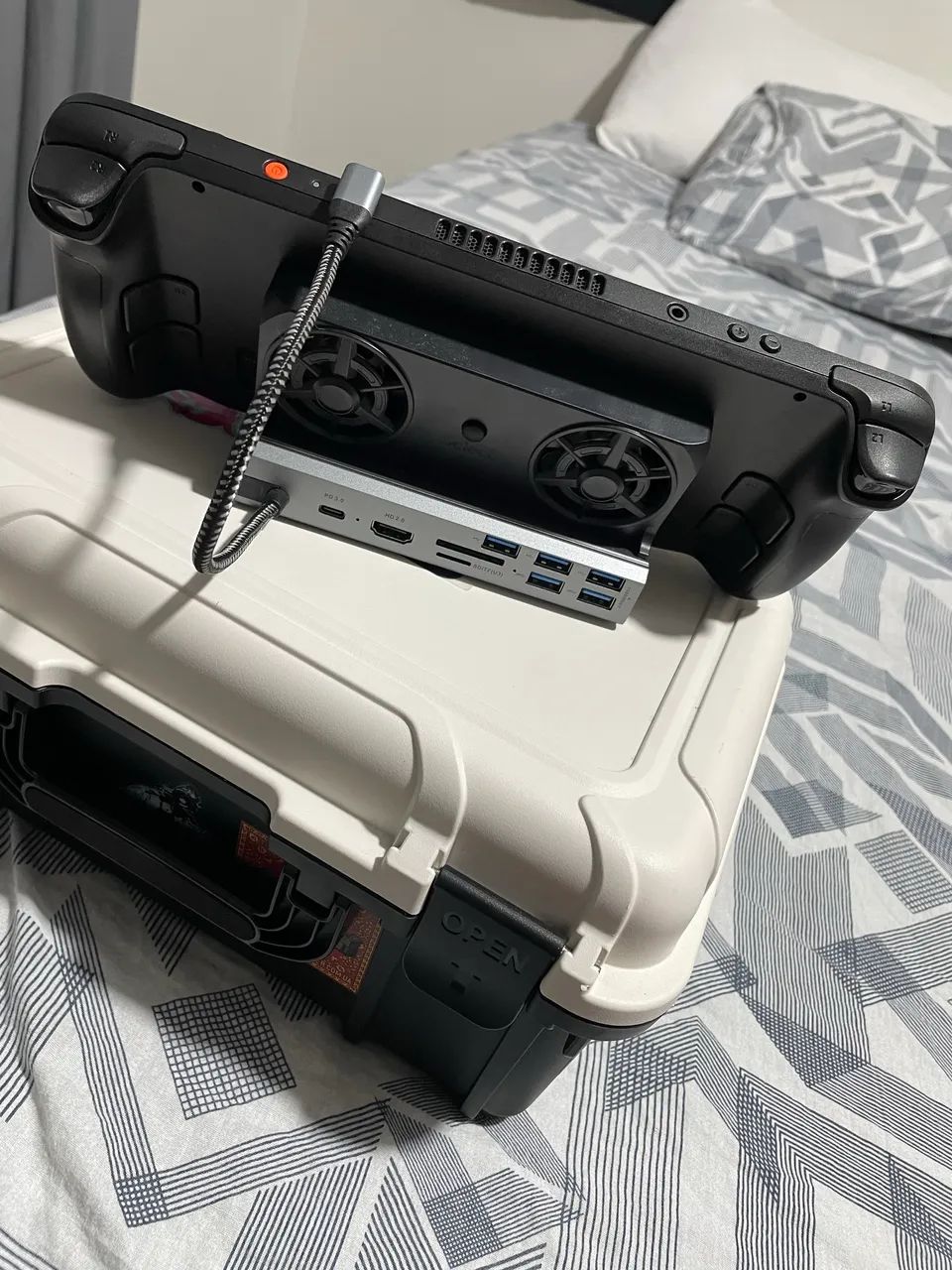 Steam Deck OLED 1tb + Case importada + controle + dock - Consoles