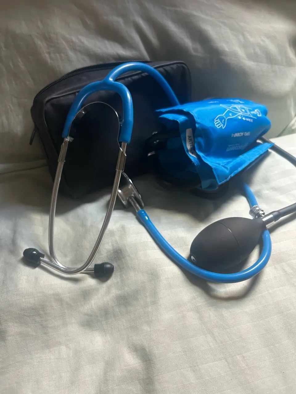 VENDO ESFIGMOMANÔMETRO AZUL - Foto 2