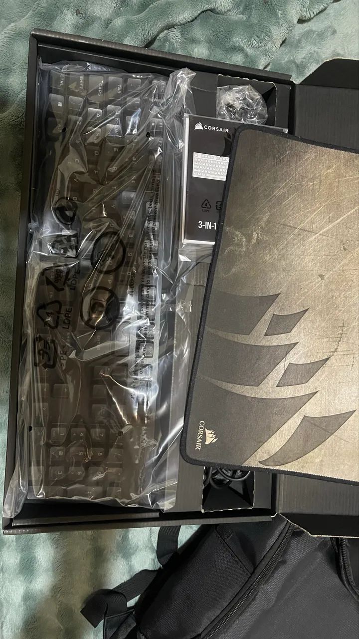 Teclado mecânico Corsair - Foto 4