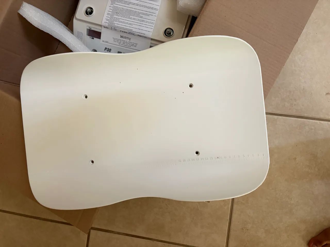 NOVA - Nunca usada - Balança Digital Pediátrica 30kg - Welmy Capa Almofada Branco - Foto 5