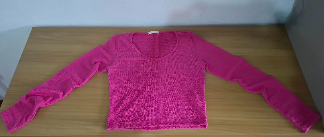 blusa cropped de manga longa 