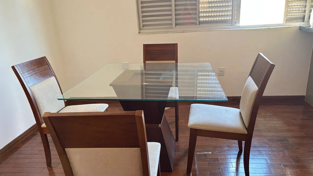 Mesa quatro cadeiras 