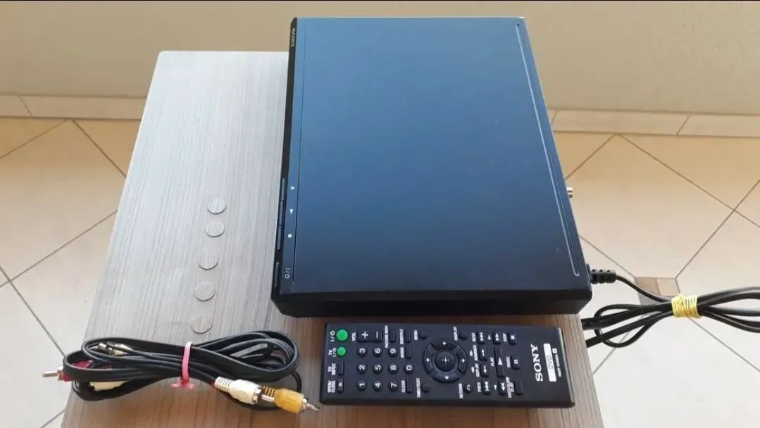DVD Sony com USB - funcionamento perfeito - com controle - Foto 2