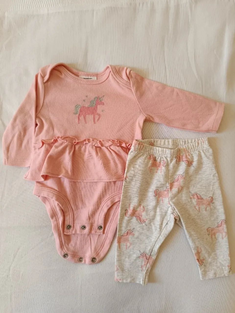 Conjunto body e calça Carter's 