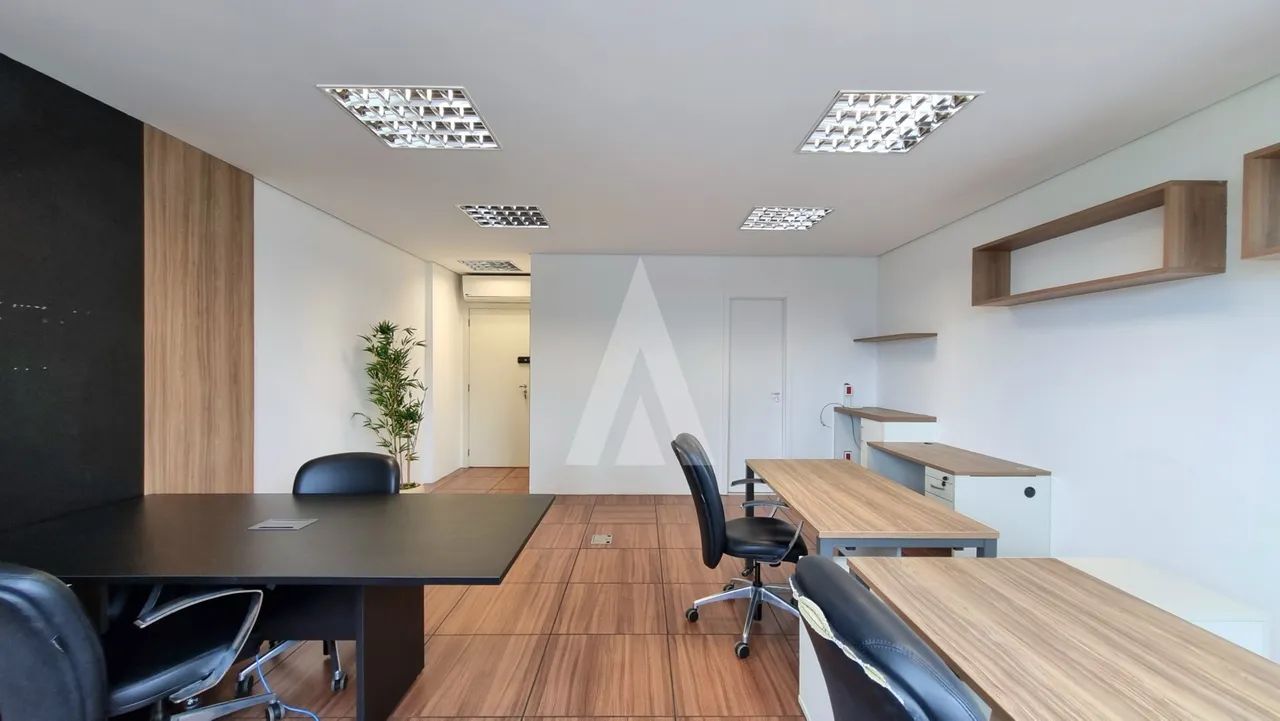 Sala comercial mobiliada com 35,56 m² e 2 lavabos no Centro