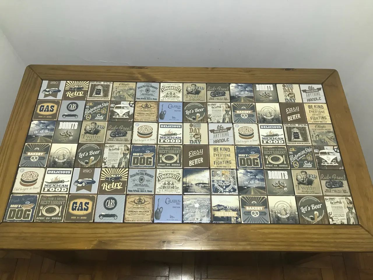 MESA DE MADEIRA COM TAMPO DECORADO ? R$ 599,00! - Foto 4