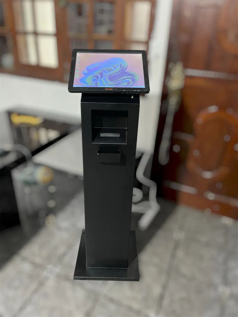 Totem de Autoatendimento, com PC interno integrado e monitor  - Foto 2