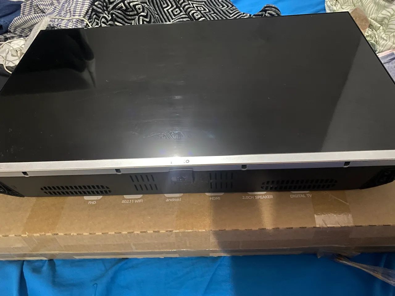 Vendo televisão semi nova  - Foto 2