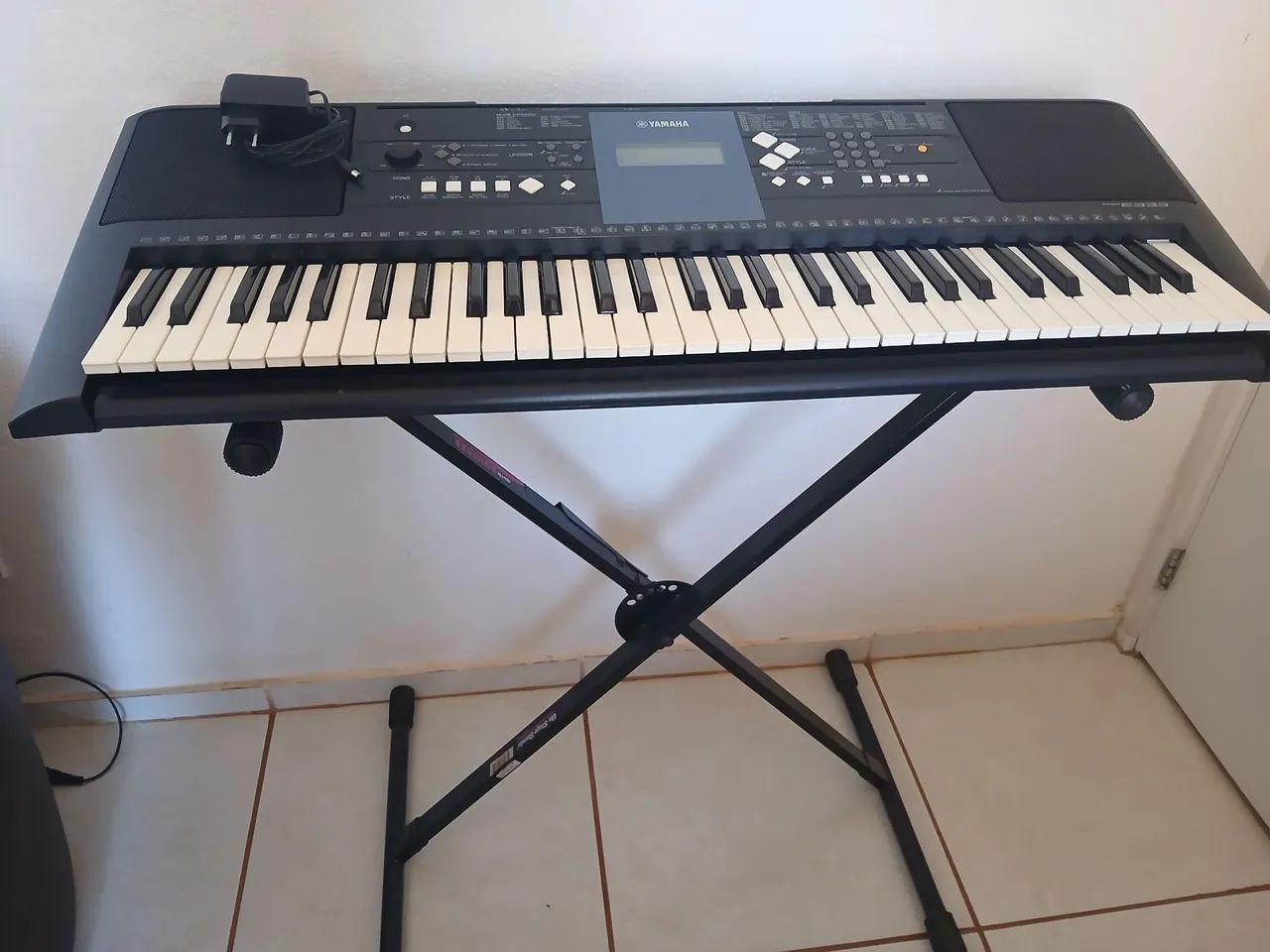 Teclado Yamaha PSR-E333  - Foto 5