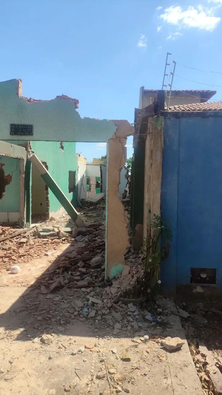 Demolições  - Foto 2