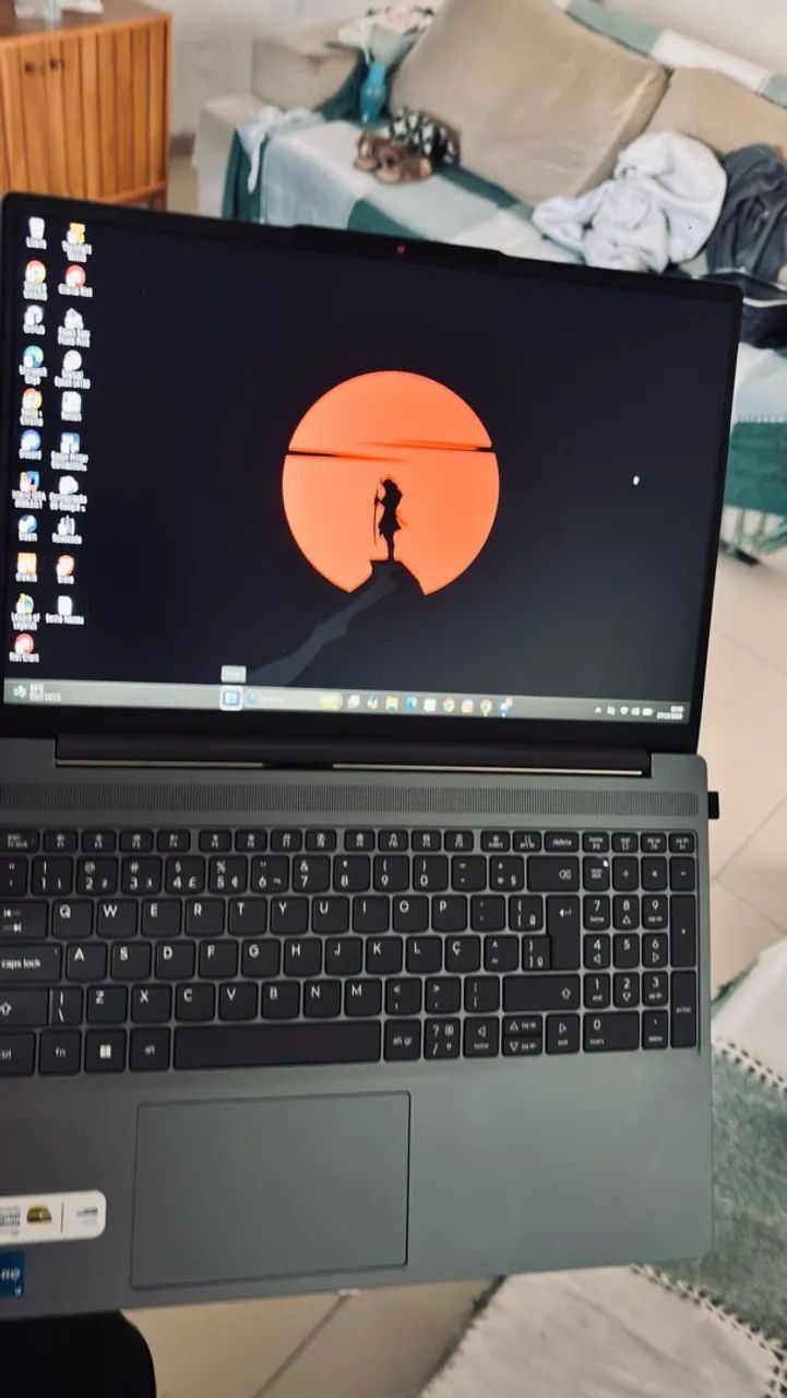 Vendo notebook lenovo IdeaPad Slim 3