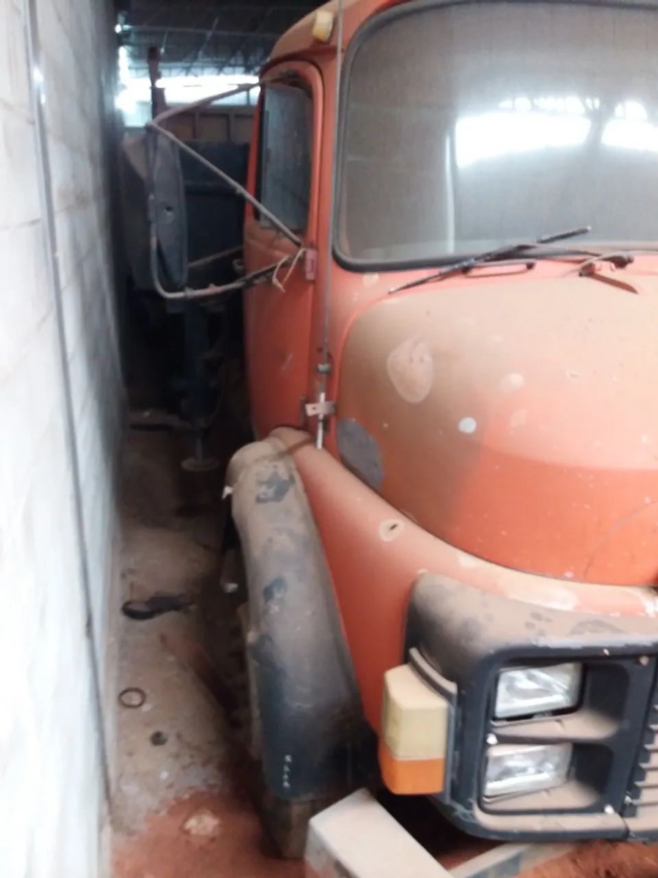 1113 garra sucateira ano 1984