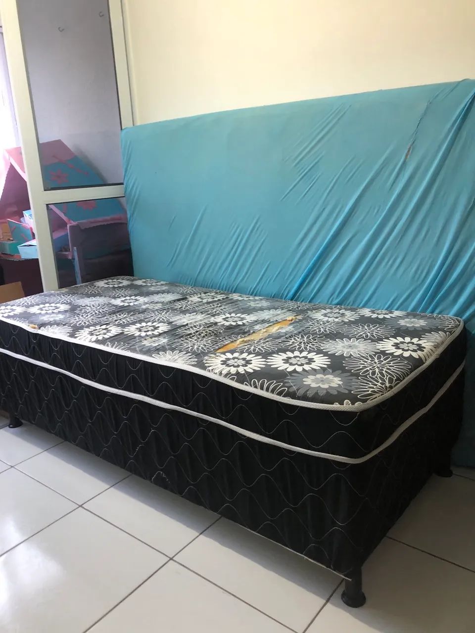Cama box com colchão conjugado